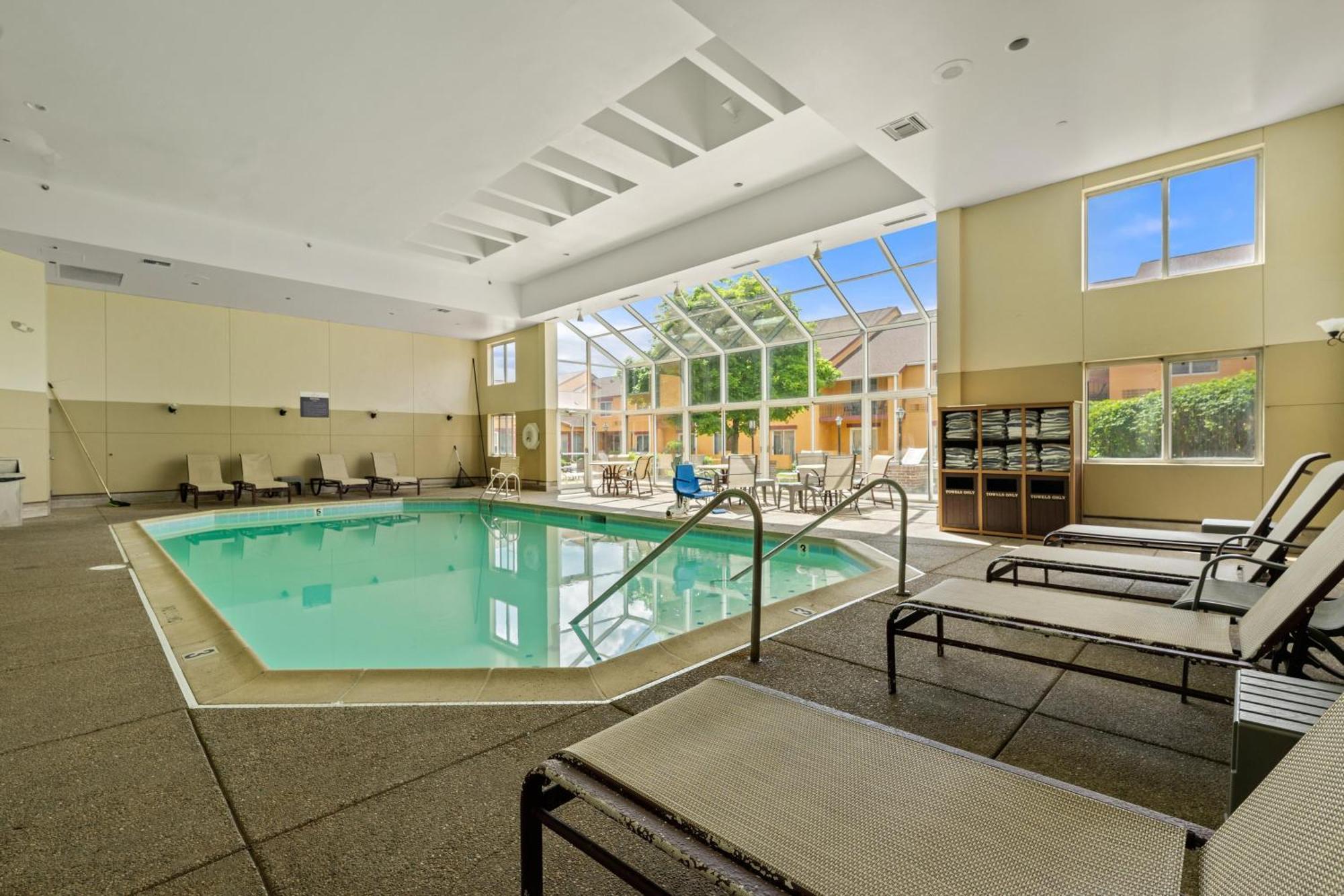 Chicago Club Inn & Suite Oakbrook Terrace Extérieur photo