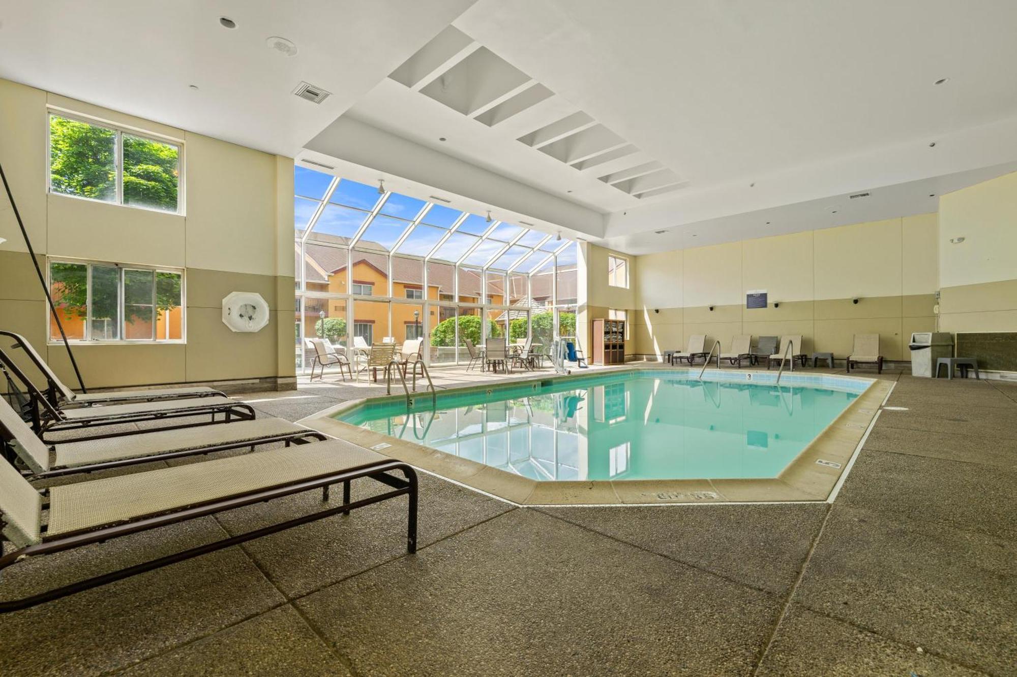 Chicago Club Inn & Suite Oakbrook Terrace Extérieur photo