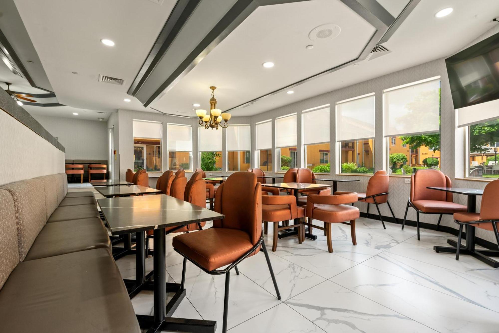 Chicago Club Inn & Suite Oakbrook Terrace Extérieur photo
