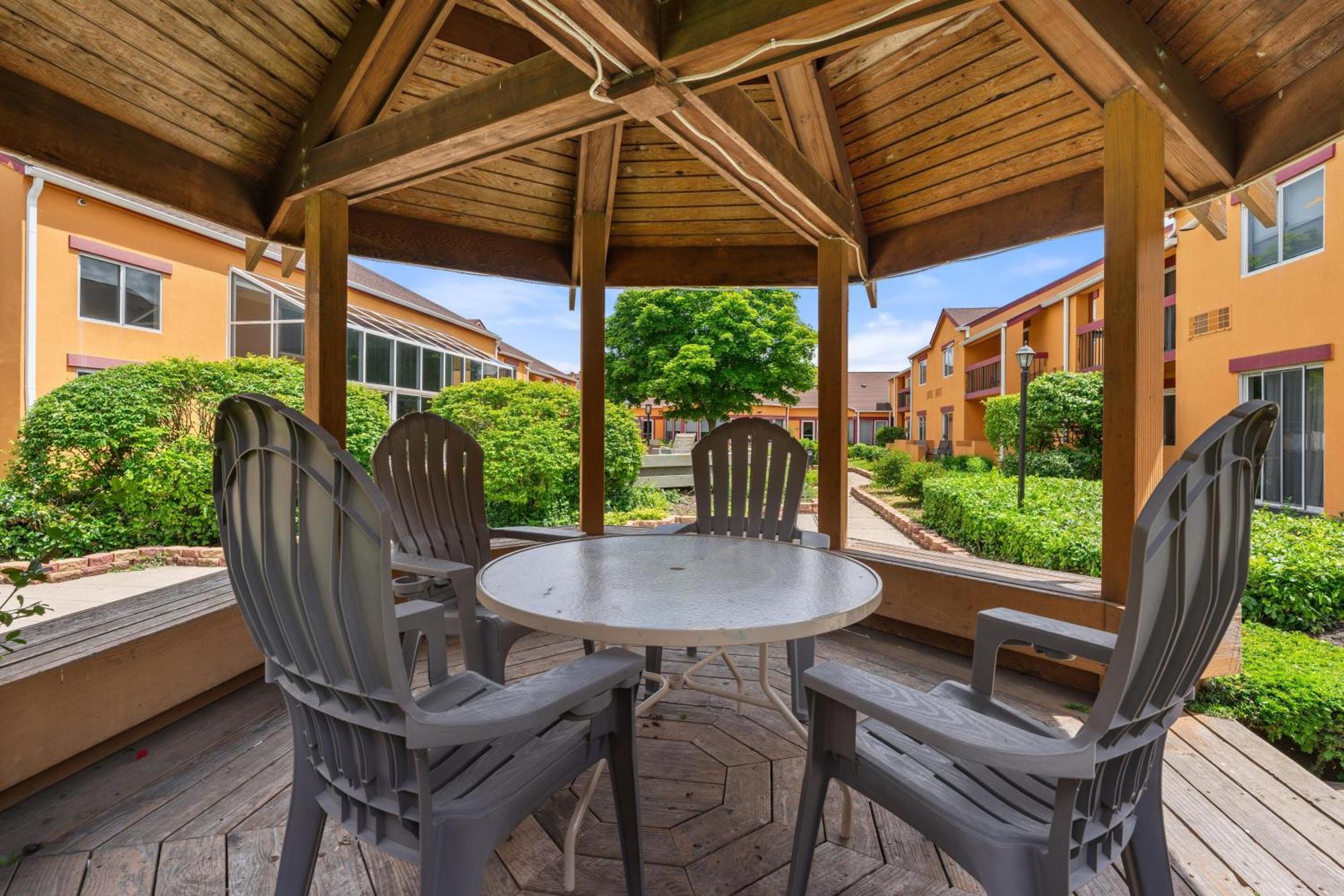 Chicago Club Inn & Suite Oakbrook Terrace Extérieur photo