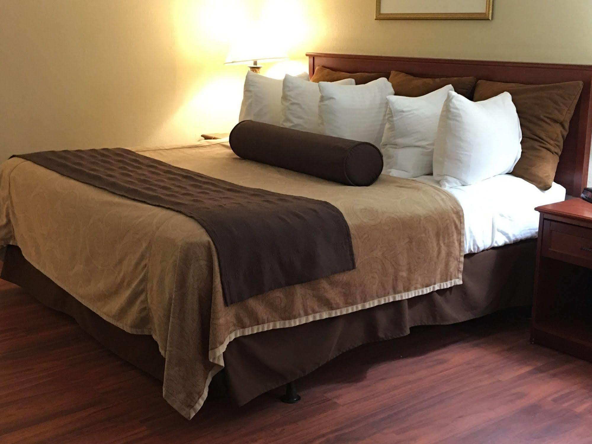 Chicago Club Inn & Suite Oakbrook Terrace Extérieur photo